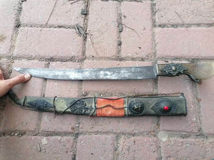Cool looking dagger marked 1821 on blade. Condition as per picture