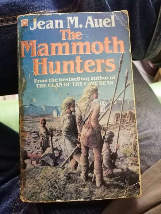 The mammoth hunters by Jean M. Auel