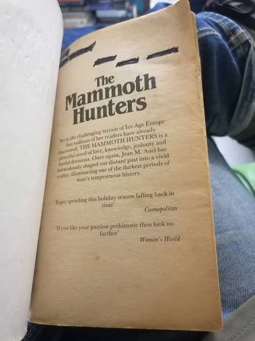 The mammoth hunters by Jean M. Auel