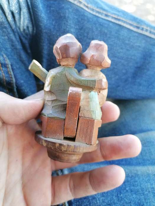 Vintage Hand Carved Moving Pair Of Italian Lovers Wine Cork Stopper as per picture