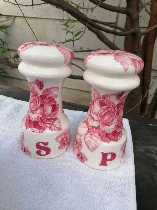 Jones & Middleton - Elizabeth Turner Devon rose salt and pepper shaker