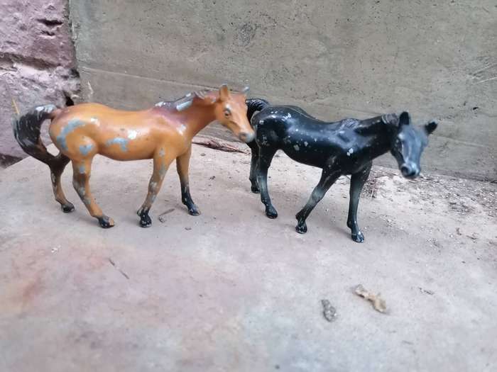 Rare find 1976 made in Hong Kong metal horses