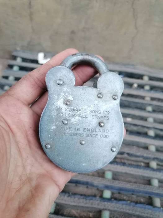 Collectable Vintage 660 Squire Old English Padlock By HY Squire & Sons England working condition