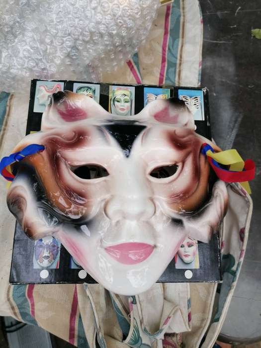 MASQUE DE BOUFFON EN CERAMIQUE MURAL  CERAMIC CLOWN MASK WALL PLAQUE
