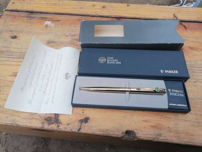 "gold" Parker pen