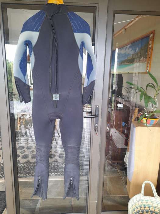 AQUALUNG Tech diving suit. 5mm suit with 7 mm jacket. Size 38