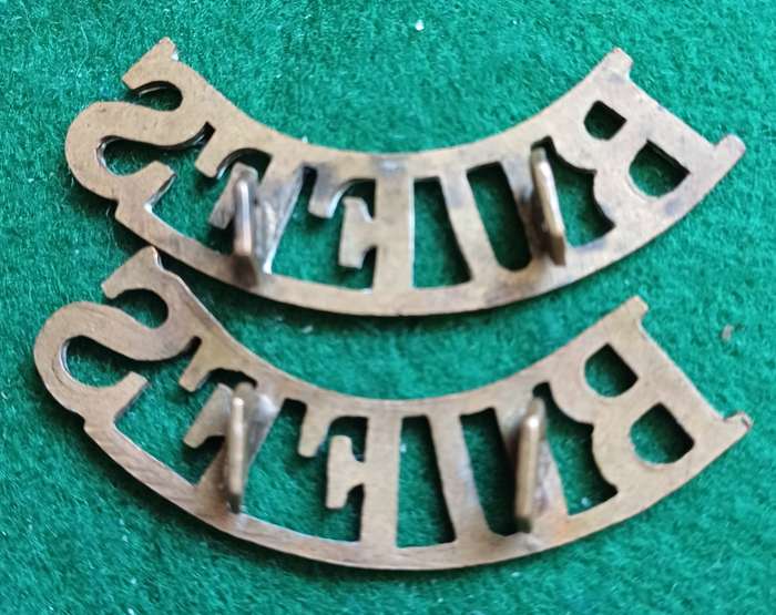 British Army, Queens own Buffs, Royal East Kent brass titles pair, D lugs