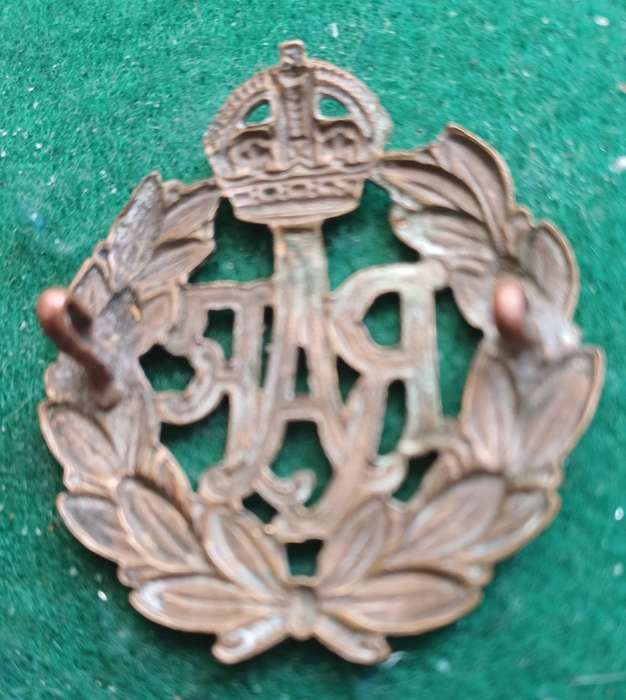 British Royal Air Force brass cap badge