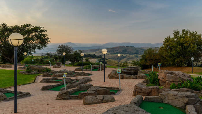 Midweek @ Caley Lodge, Cathkin Park, Drakensberg from  22 - 26 June 2026(4 Nights)2 Bedroom/sleeps 6