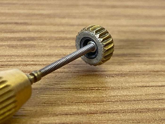 EDOX - 5.5mm gold crown