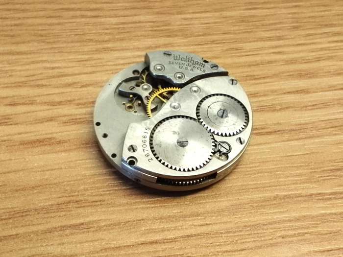 WALTHAM - 28mm pocket watch movement - parts/repair