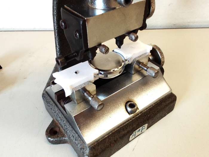 AF TOOLS - bench watch case opener