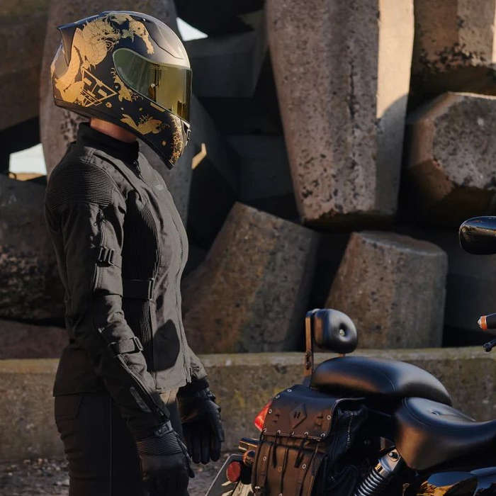 SGI Seca Katana Black/Gold Motorcycle Helmet - S