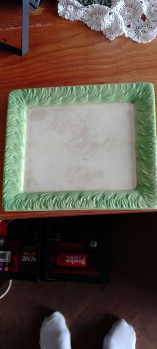 (atRr) VINTAGE - 1930s  BESWICK ENGLISH COTTAGE -  CHEESE / BUTTER DISH -base17x20cm height17cm
