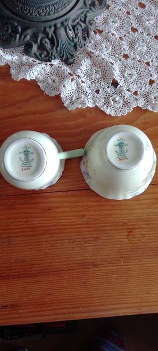*#A VINTAGE CROWN STAFFORDSHIRE SUGAR AND CREAM SET.