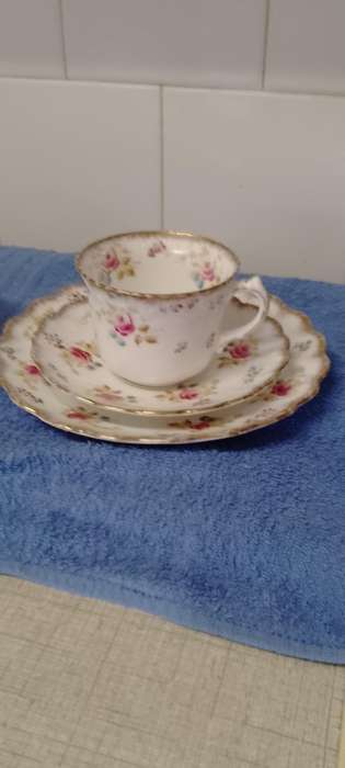 A Gorgeous vintage floral trio. Cup,saucer& side plate.  Imperial China