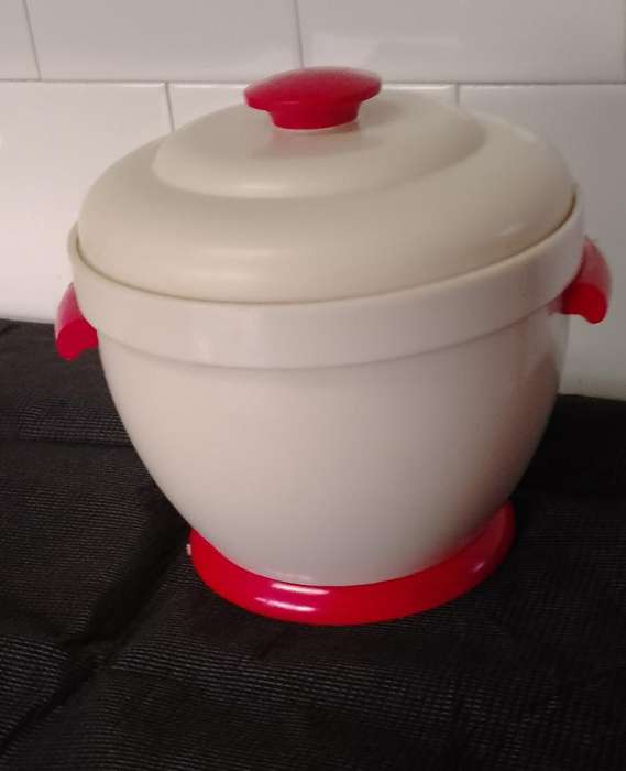 A Vintage Retro Thermos Ice Bucket model 931