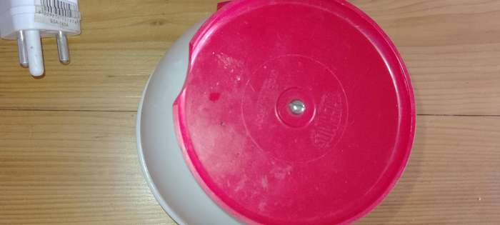 A Vintage Retro Thermos Ice Bucket model 931