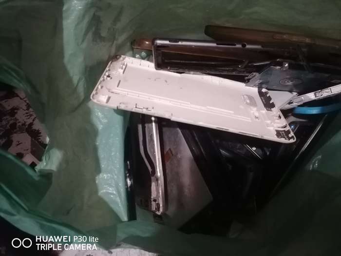 Lots of phones and spares