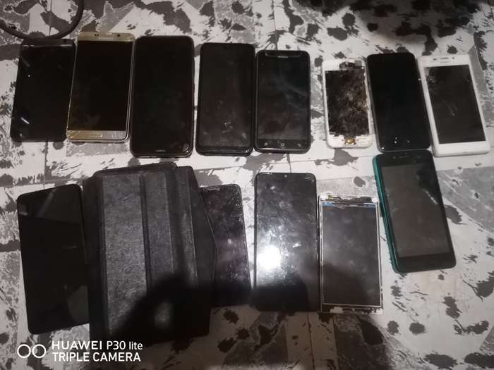 Lots of phones and spares