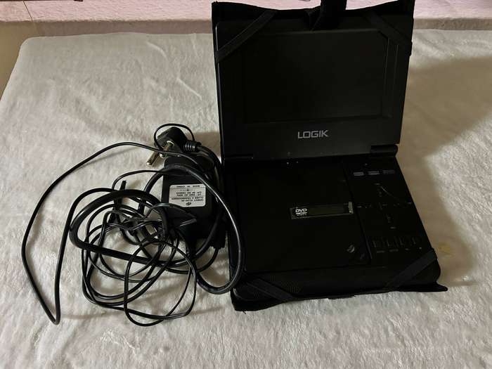 Logic portable DVD player