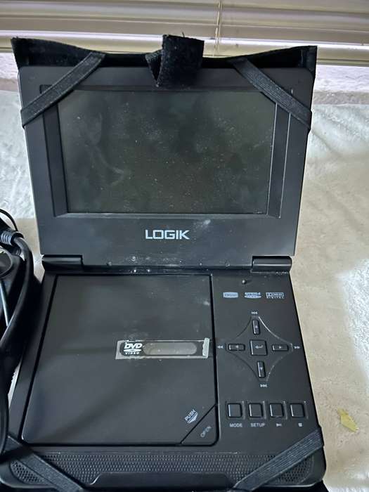 Logic portable DVD player