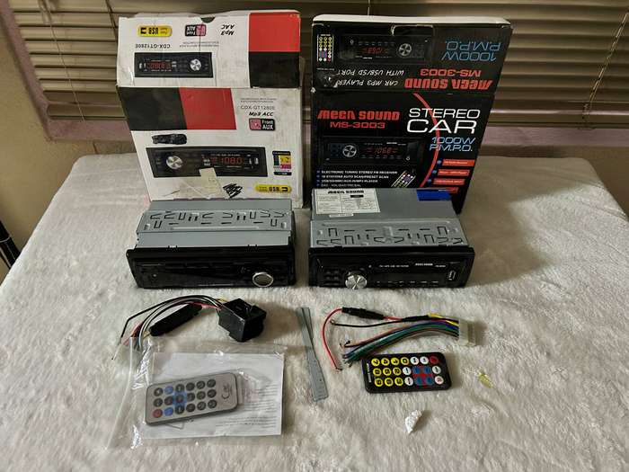 Car radio lot