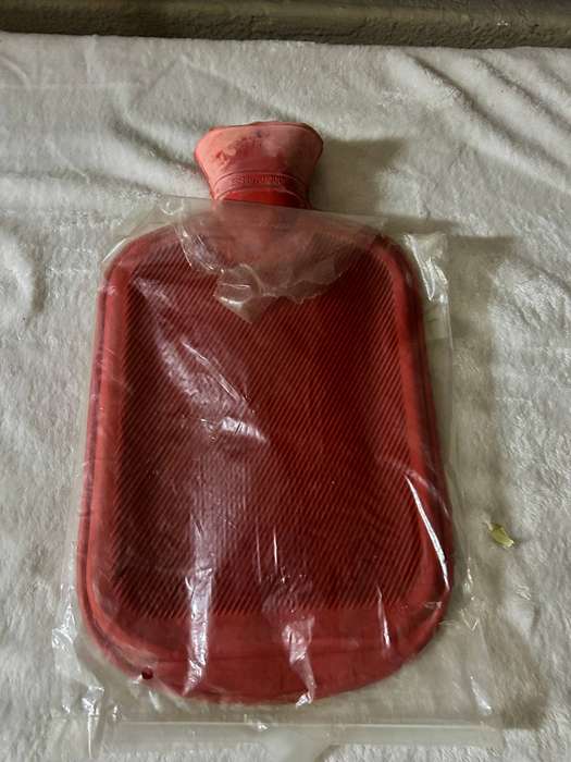 Hot water bottle