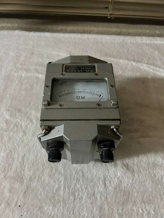1000M 1000V Megger Meter Insulation Tester Resistance Meter