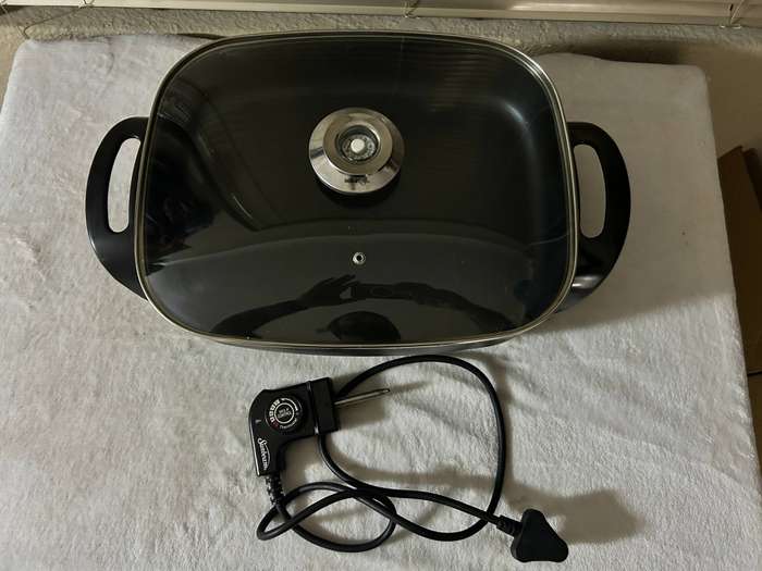 Salton Electric Frying pan