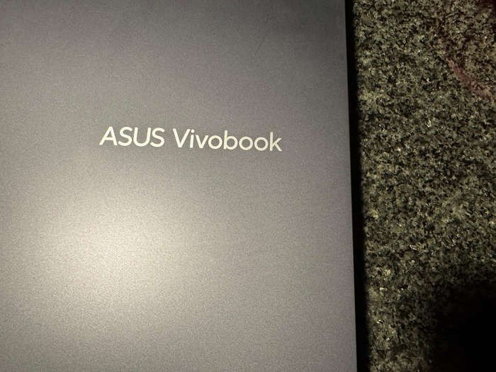 Asus Vivobook 15 | AMD Ryzen 5, 8Gb Ram, 256GB SSD, AMD Radeon Graphics, Win 11