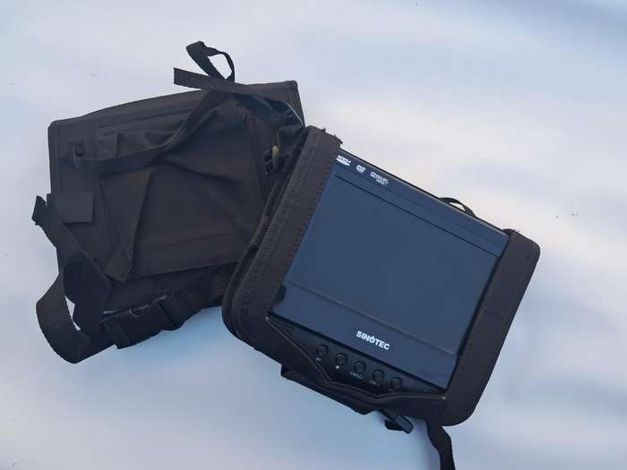 Dual Screen Portable DVD Player - Sinotec