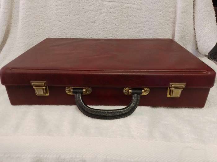 Vintage Cassette Leatherette PVC Carry Case Holds 32 Audio Cassettes