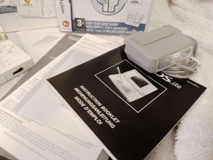 Nintendo DS Lite Dr Kawashims's Brain Training Starter Pack Boxed