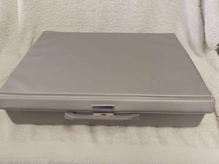 Vintage Cassette Leatherette PVC Carry Case Holds 30 Audio Cassettes