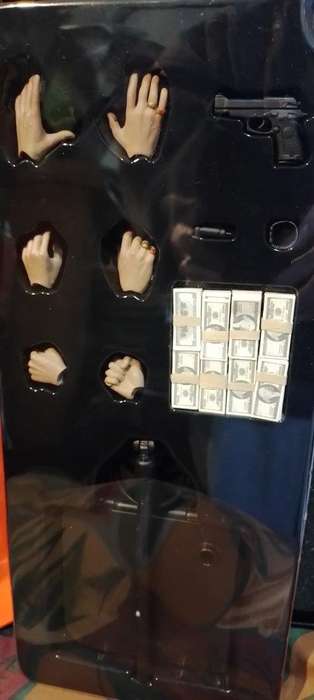 Scarface: 1/6 Real Masterpiece Tony Montana (The Respect Version)