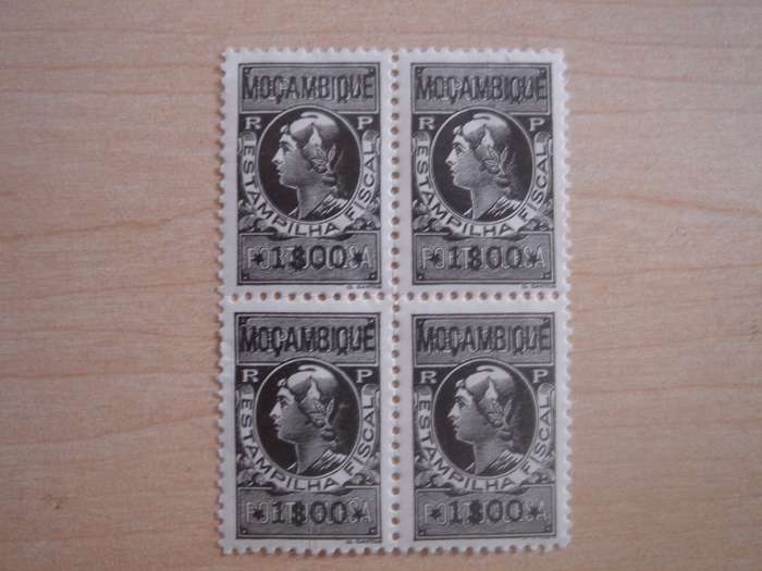 1963 MOCAMBIQUE 1$00 Esc Fiscal Stamps Block of 4 MNH