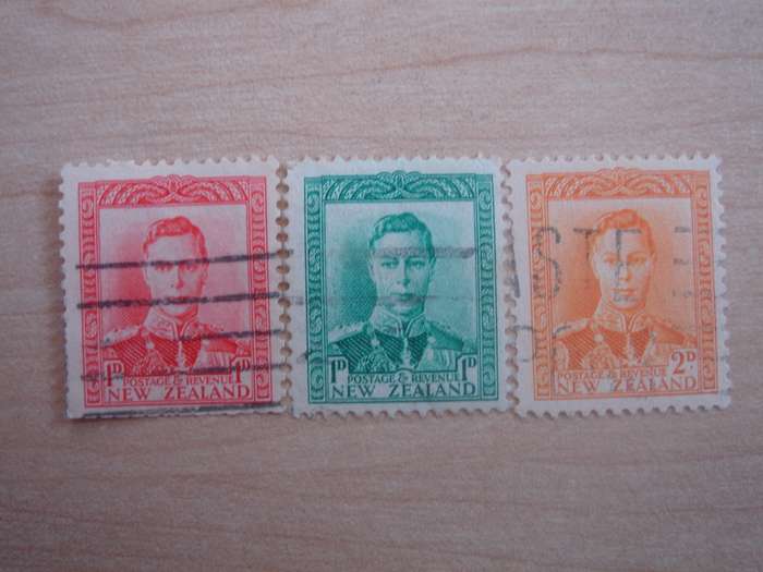 1938 NZ - King George VI - 2 x 1 d, 1 x 2 d used, stamped