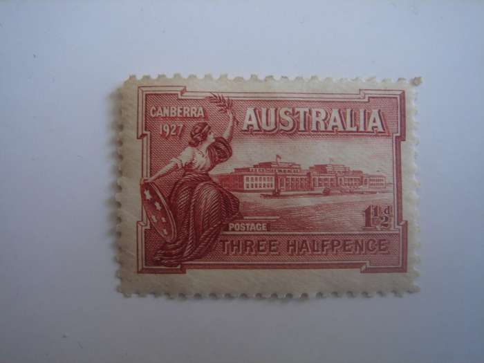 1927 Australia - Parliament House SG105 mint, hinged