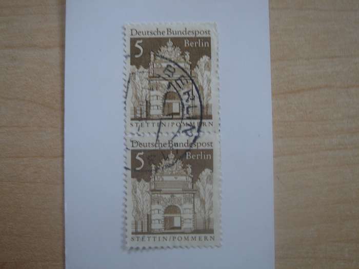 1966 West Berlin MiNr 270 vertical pair used, stamped