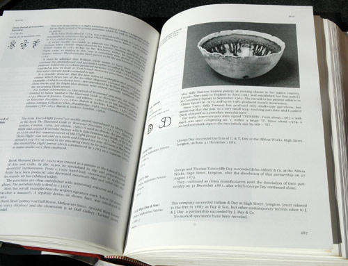 Encyclopaedia of British Porcelain Manufacturers -- Geoffrey Godden