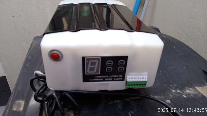 Garage door motor. (it has a fault)