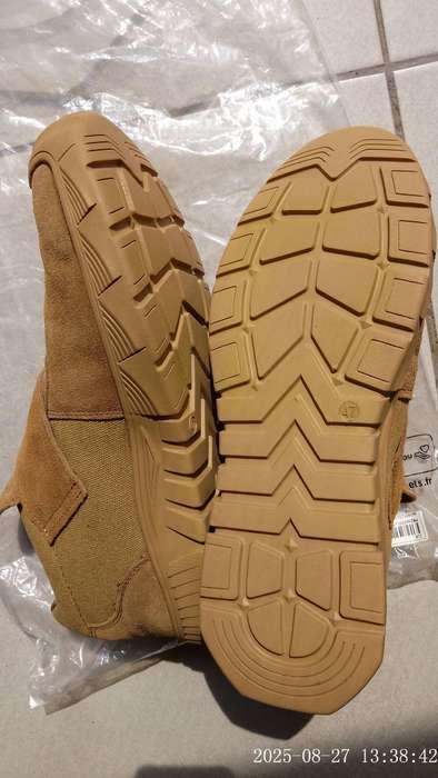 Safety Shoes for Men. Size 10.5UK/ 47