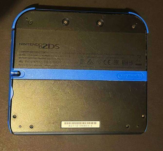 Nintendo 2DS  Black & Blue  Fully Working