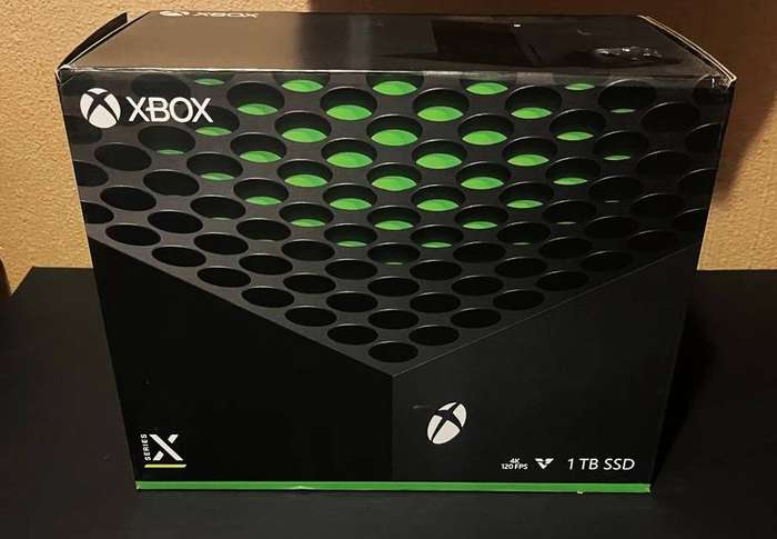Xbox Series X  Disc Drive Edition  1TB  Good Condition  Complete in Box