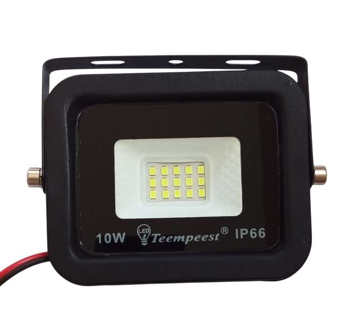 Low Voltage 10W 12V LED Floodlights. Ideal For 12V Batteries Or Solar Systems. Collections Allowed.