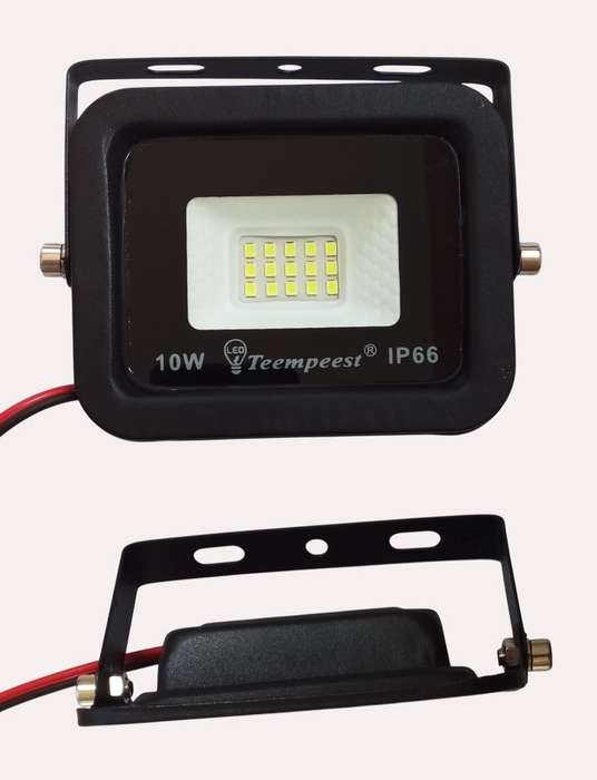 Low Voltage 10W 12V LED Floodlights. Ideal For 12V Batteries Or Solar Systems. Collections Allowed.