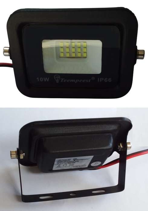Low Voltage 10W 12V LED Floodlights. Ideal For 12V Batteries Or Solar Systems. Collections Allowed.