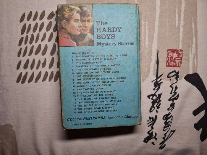 The Flickering Torch Mystery | Franklin W. Dixon (Hardy Boys Hardcover)