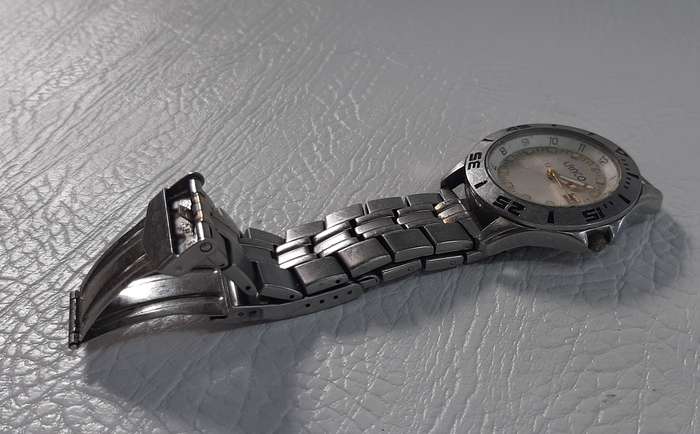 VINTAGE LANCO QUARTZ WATCH - CLASSIC DESIGN WITH METAL BAND